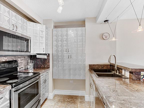 2nd image of 1020 15th St APT 14A