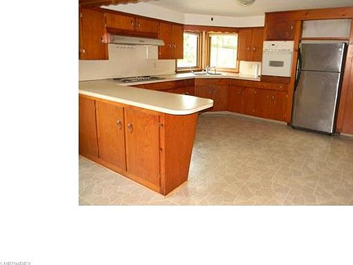 4th image of 5768 Easton St