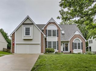 13806 Pembroke St, Overland Park, KS 66224