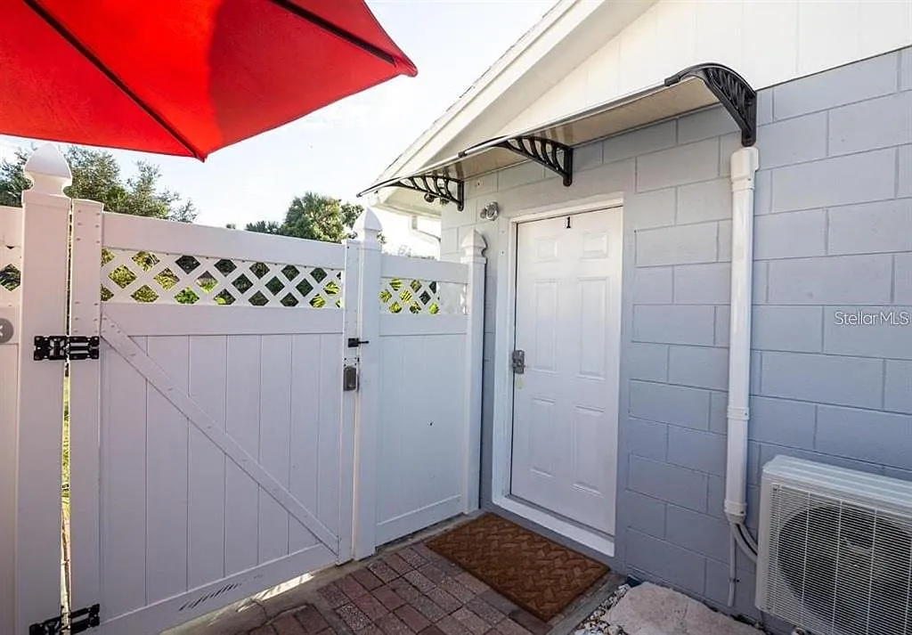 Building Photo - 111 Cuautla Way #1