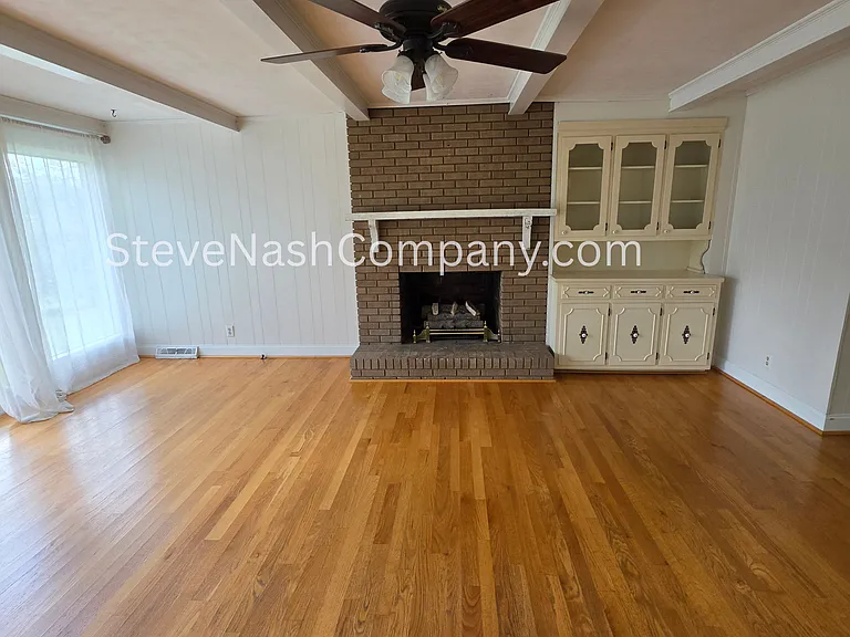 10204 Landsford Rd — Photo 9