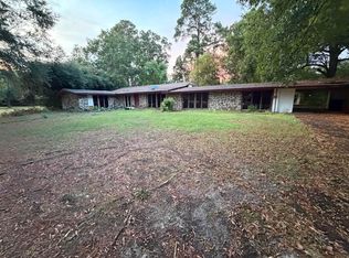 7 Longmeadow St, Pine Bluff, AR 71603