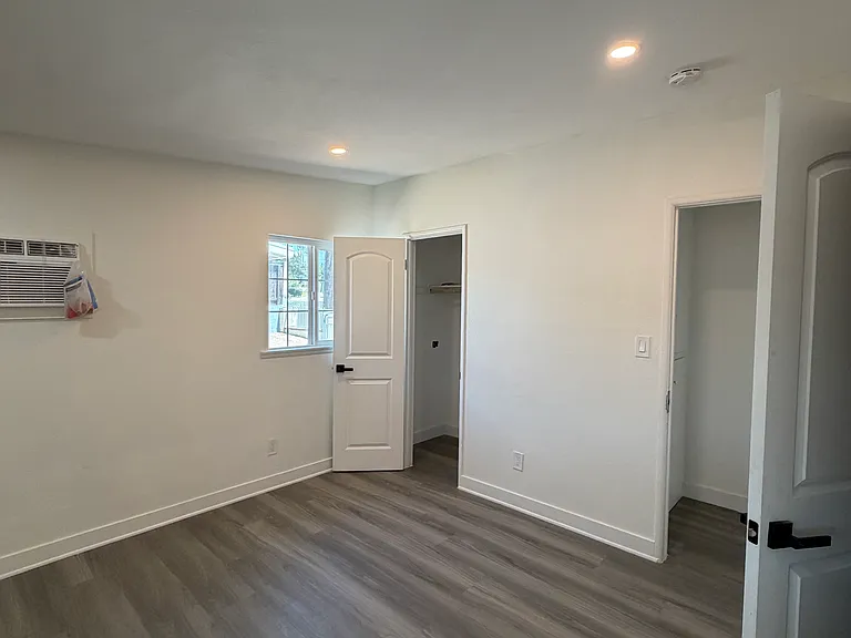 231 E Lambert Rd — Photo 17