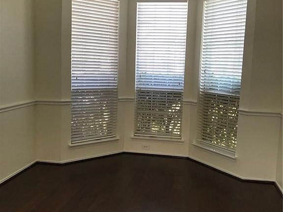 4th image of 2312 Suntree Ln