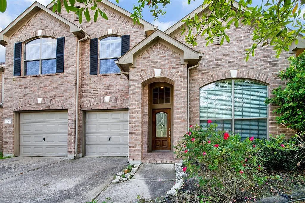 4 bed, 3.5 bath, 2578 sqft, $2,795 — Photo 4