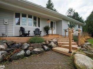 1105 Rosseau Lake 1 Rd #1, Muskoka Lakes, ON P0B 1M0