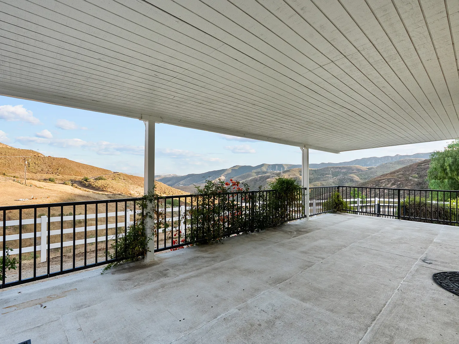 35401 Ridge Route Rd — Photo 3
