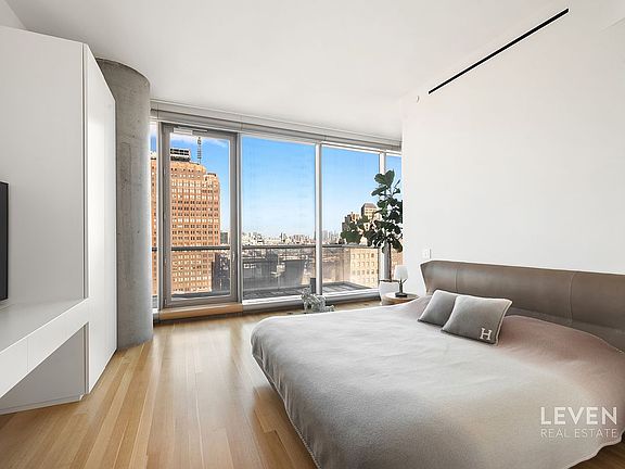 5th image of 56 Leonard St APT 20BW
