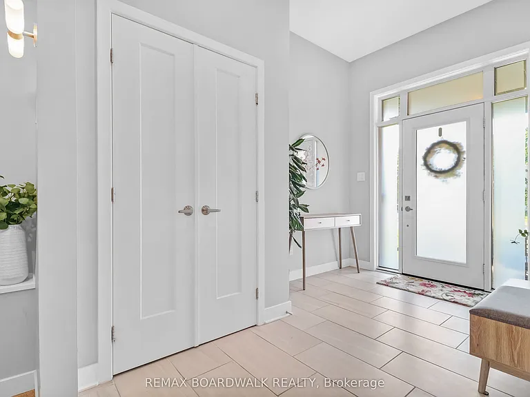 232 Bristol Cres — Photo 12