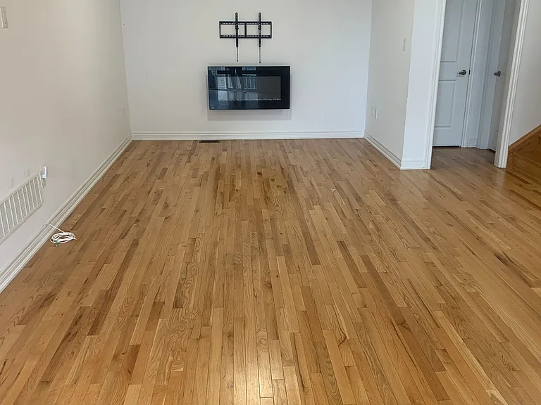 4 Haymarket Dr — Photo 11