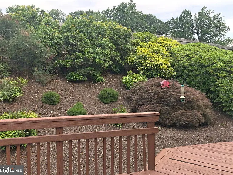 7327 Yates Ct — Photo 32