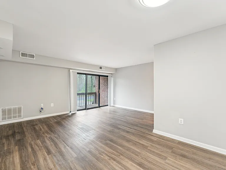 10724 W West Dr #204 — Photo 15