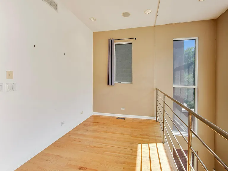 821 N Wood St #1 — Photo 12