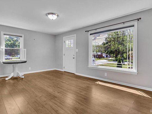 3rd image of 4900 Daylight Dr