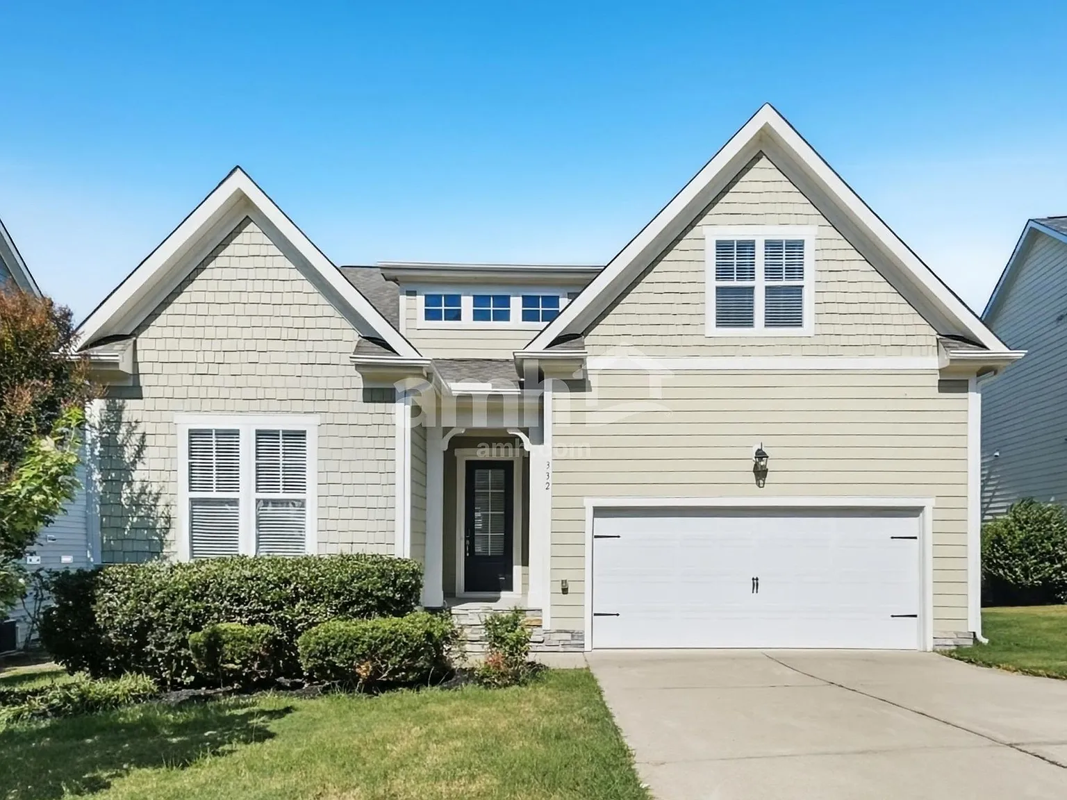 3 bed, 2.0 bath, 2165 sqft, $2,390 — Photo 1