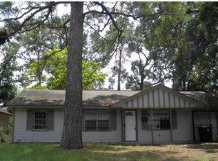 7438 Langley Rd, Houston, TX 77016