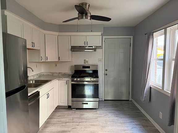 5th image of 1469 Forest Ave