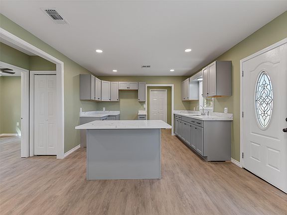 3rd image of 2110 Horn Rd