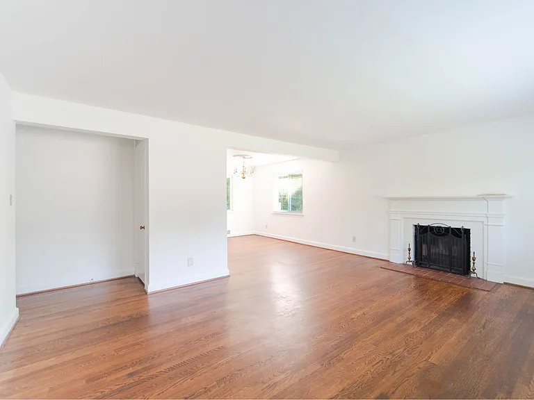 5305 Yorktown Blvd — Photo 4