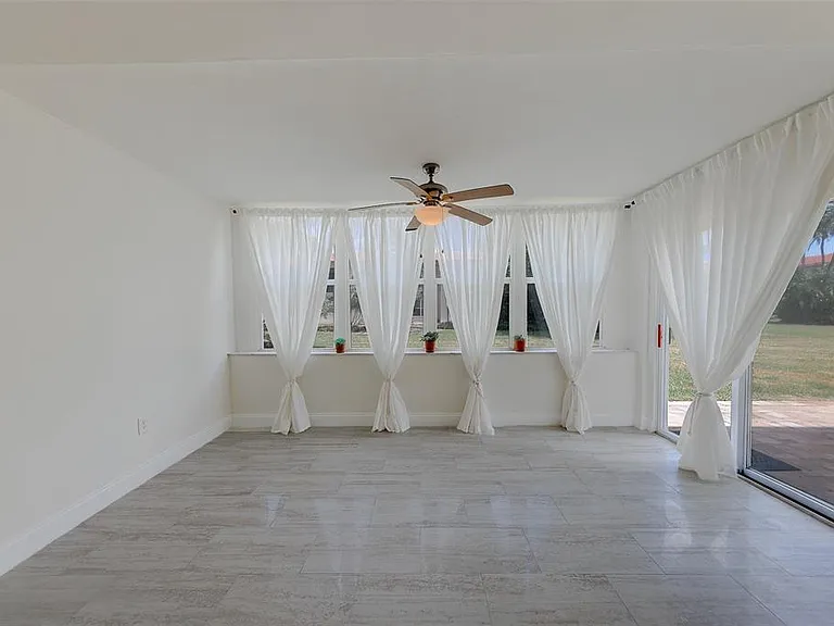 10215 Regal Dr #4 — Photo 21