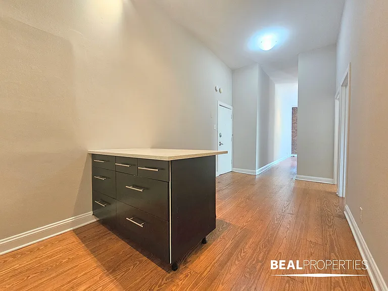 2200 N Clark St — Photo 40