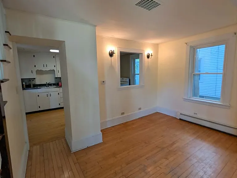 21 Elm St — Photo 1