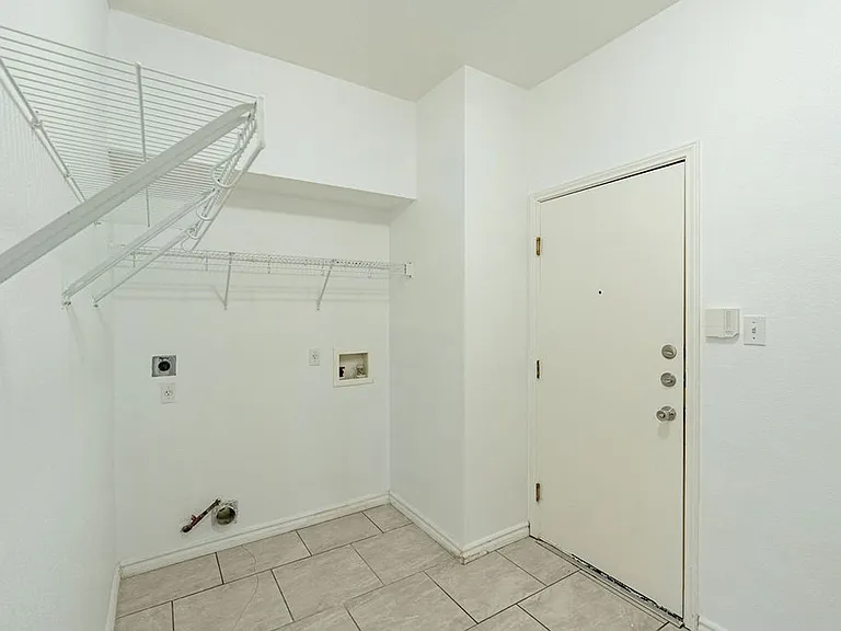 1016 Tom Seaver Pl — Photo 8