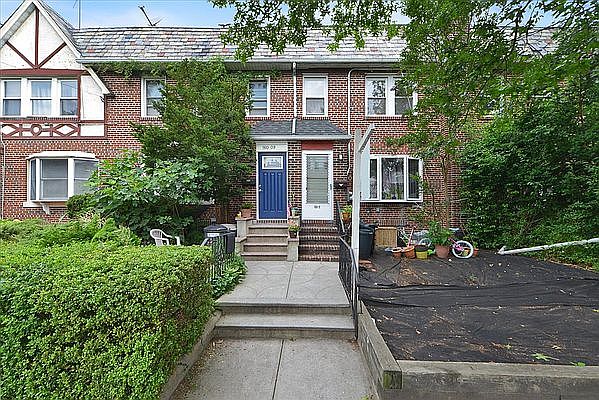 1st image of 160-11 84th Ave #2