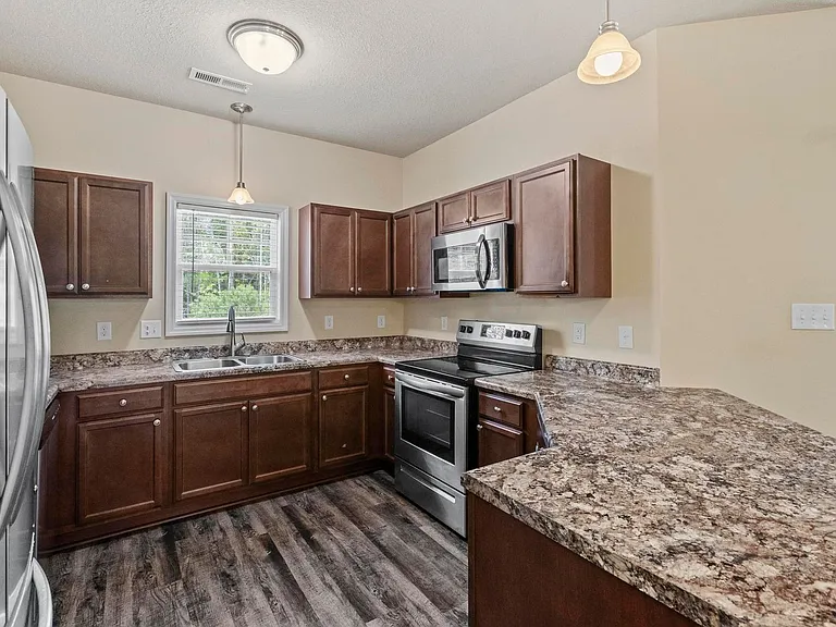 399 Frisco Way — Photo 5