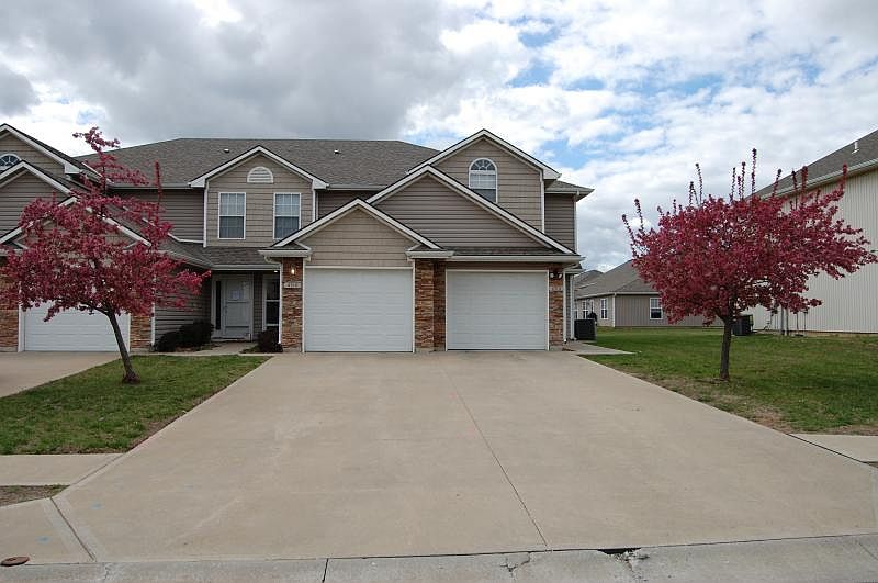1st image of 10543 E 45th Pl