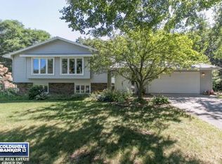 948 Regent Ln, Green Bay, WI 54311