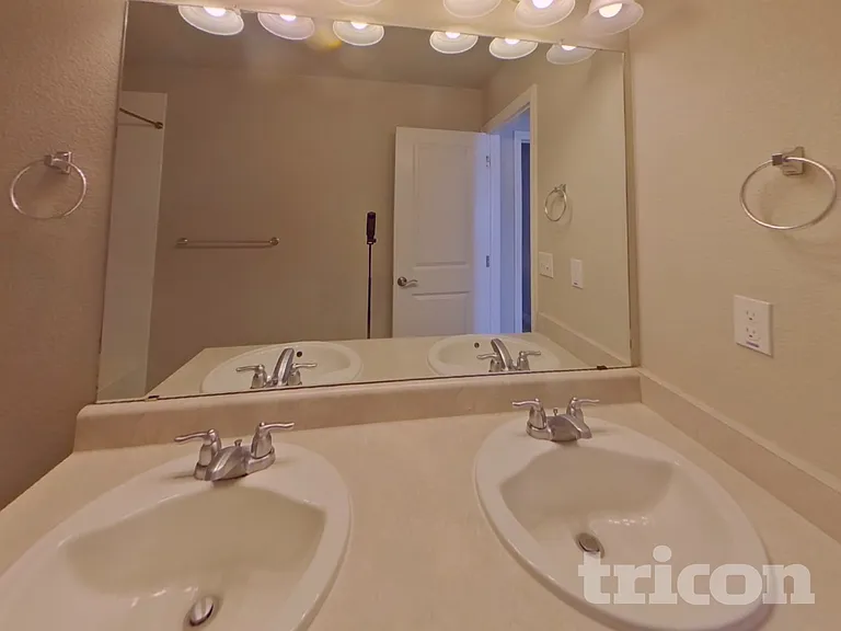 1126 Huntington Ave — Photo 13