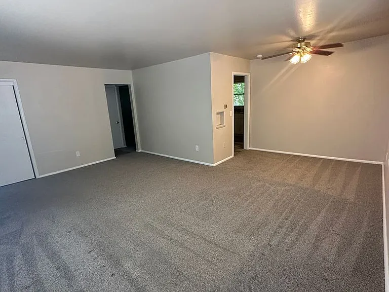 207 Lewis St LLC - 207-209 Lewis St — Photo 4