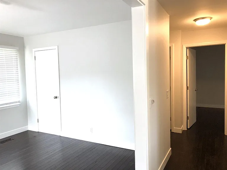 328 Rosebank Ave — Photo 12