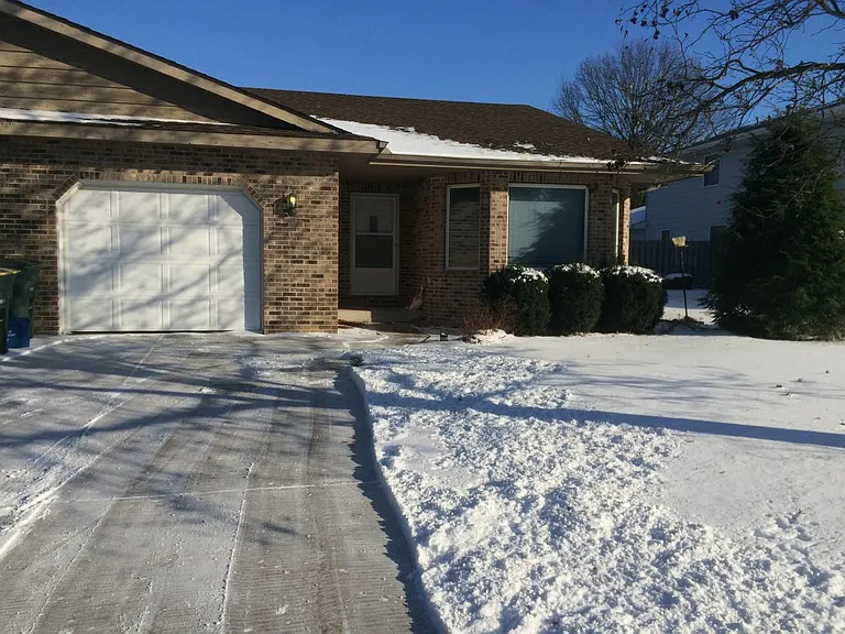1406 Sturdy Rd — Photo 8