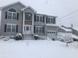 51 Roosevelt Blvd, Massapequa, NY 11758
