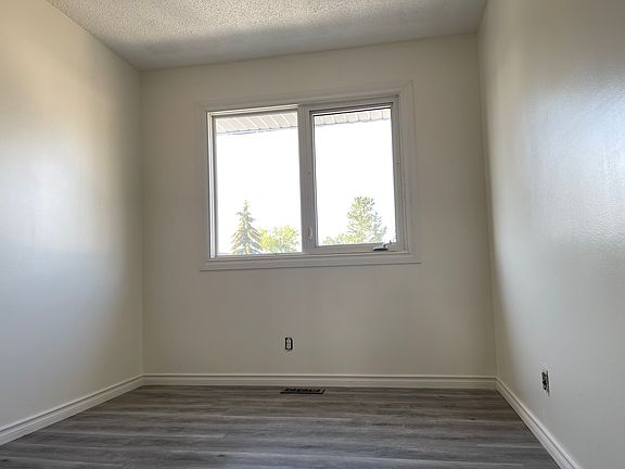5th image of 11363 22nd Ave NW