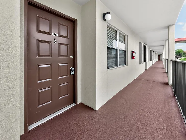 13055 SW 15th Ct — Photo 23