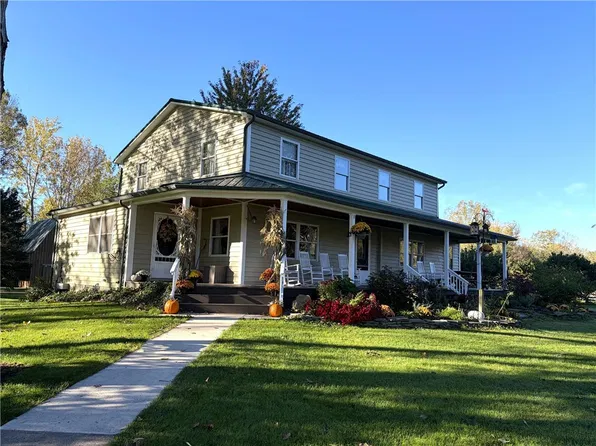 1916 Murdock Rd, Lyndonville, NY 14098