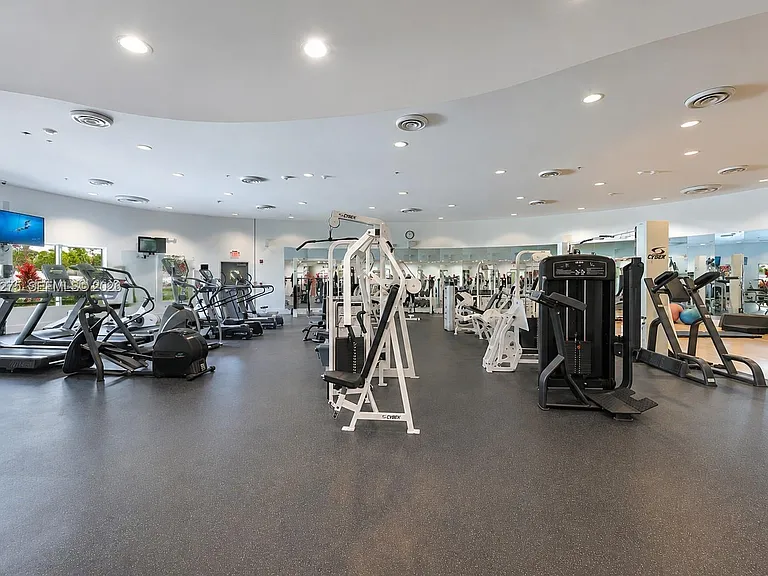 5600 Collins Ave #11L — Photo 14