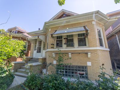 2849 N Luna Ave, Chicago, IL, 60641