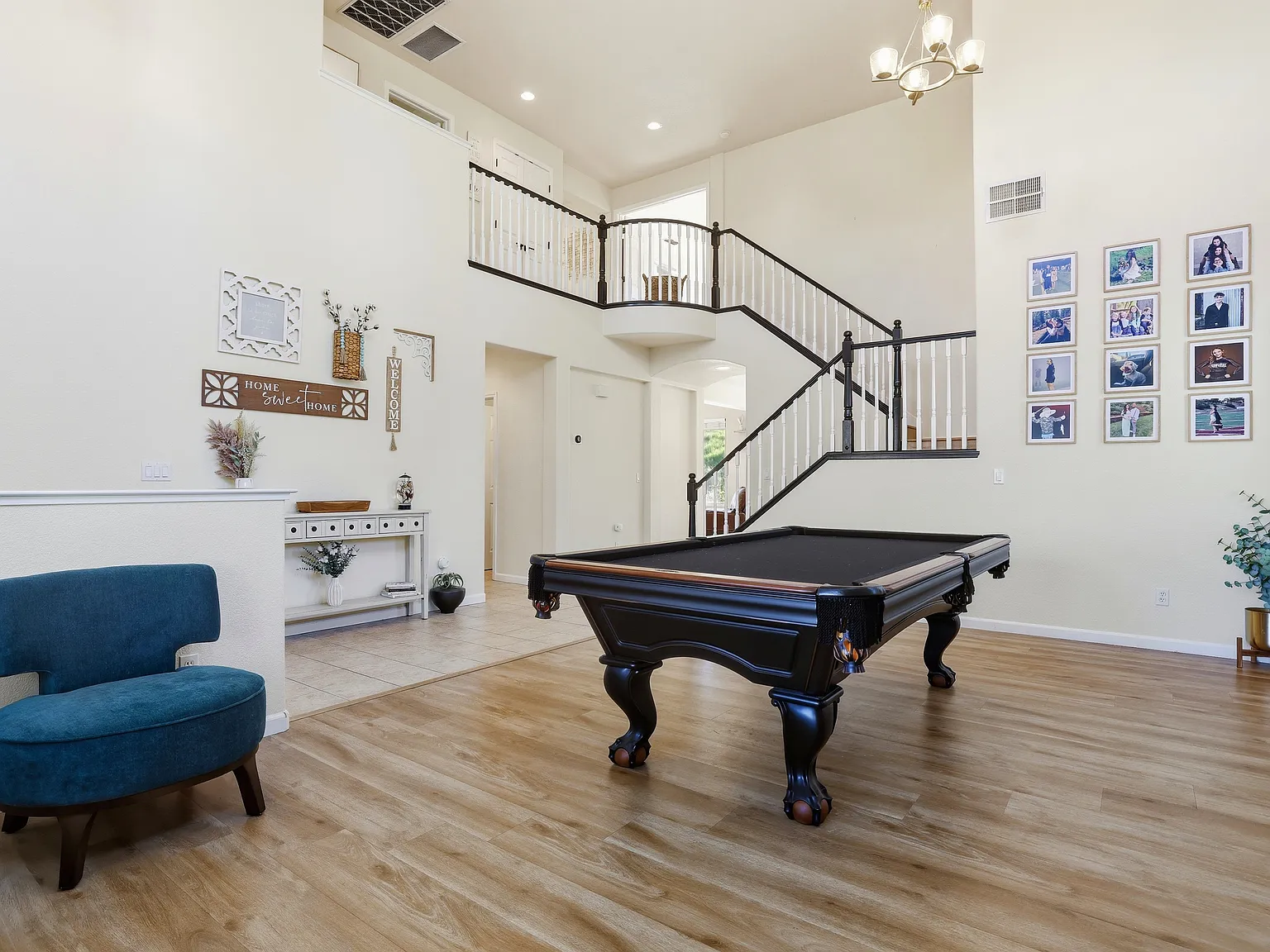 4 bed, 2725 sqft, $4,450 — Photo 4