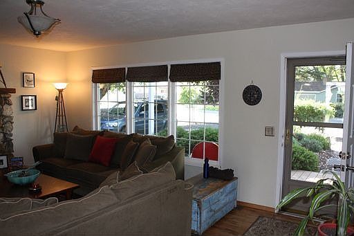 5th image of 1094 Barlynn St