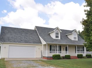 469 Meadowview Ln, Cecilia, KY 42724