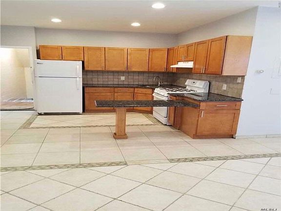 3rd image of 149 Hillside Ave APT 2B