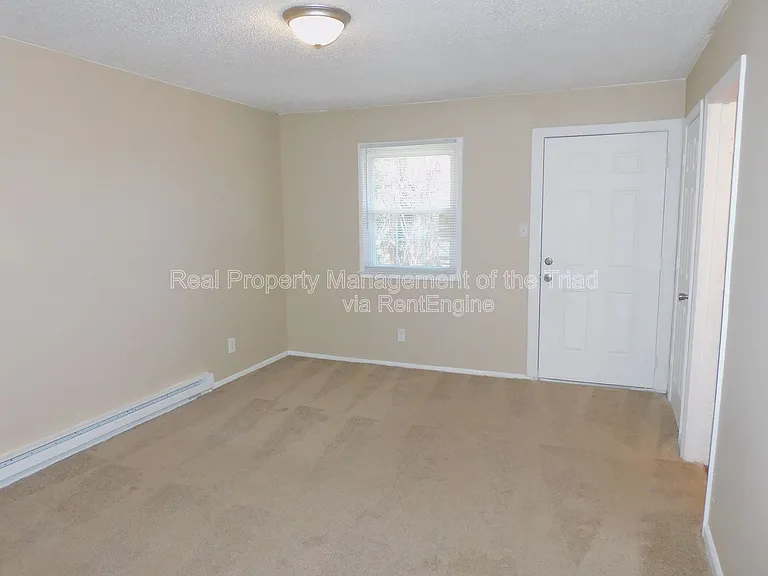 1003 Martin Luther King Jr Dr #B — Photo 6