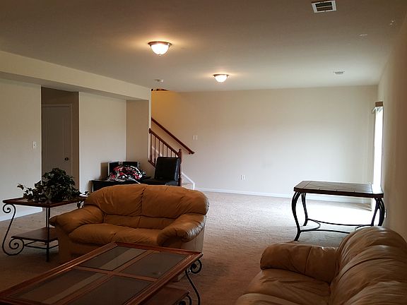 2nd image of 124 Coachman Cir