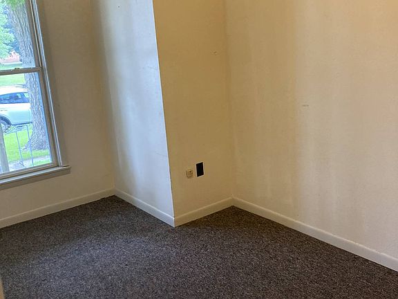 2nd image of 302 W Broadway