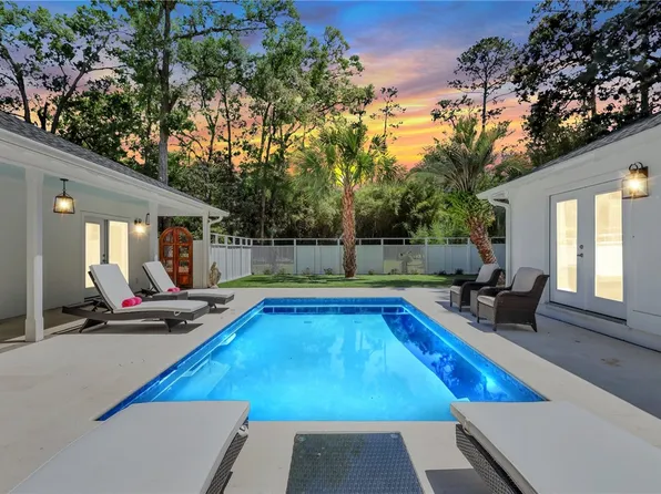 121 Colonial Dr, Saint Simons Island, GA 31522