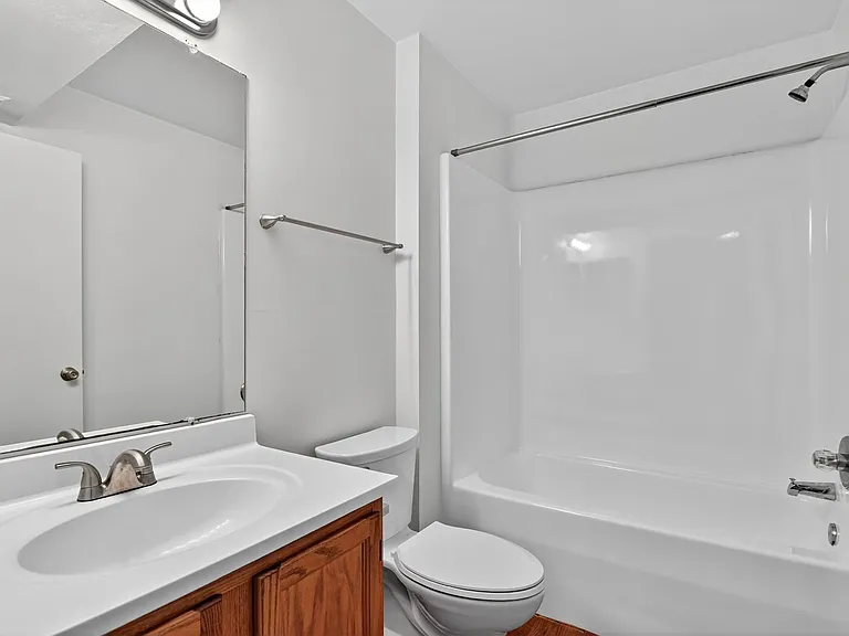 Acorn Grove Apartment Homes — Photo 40